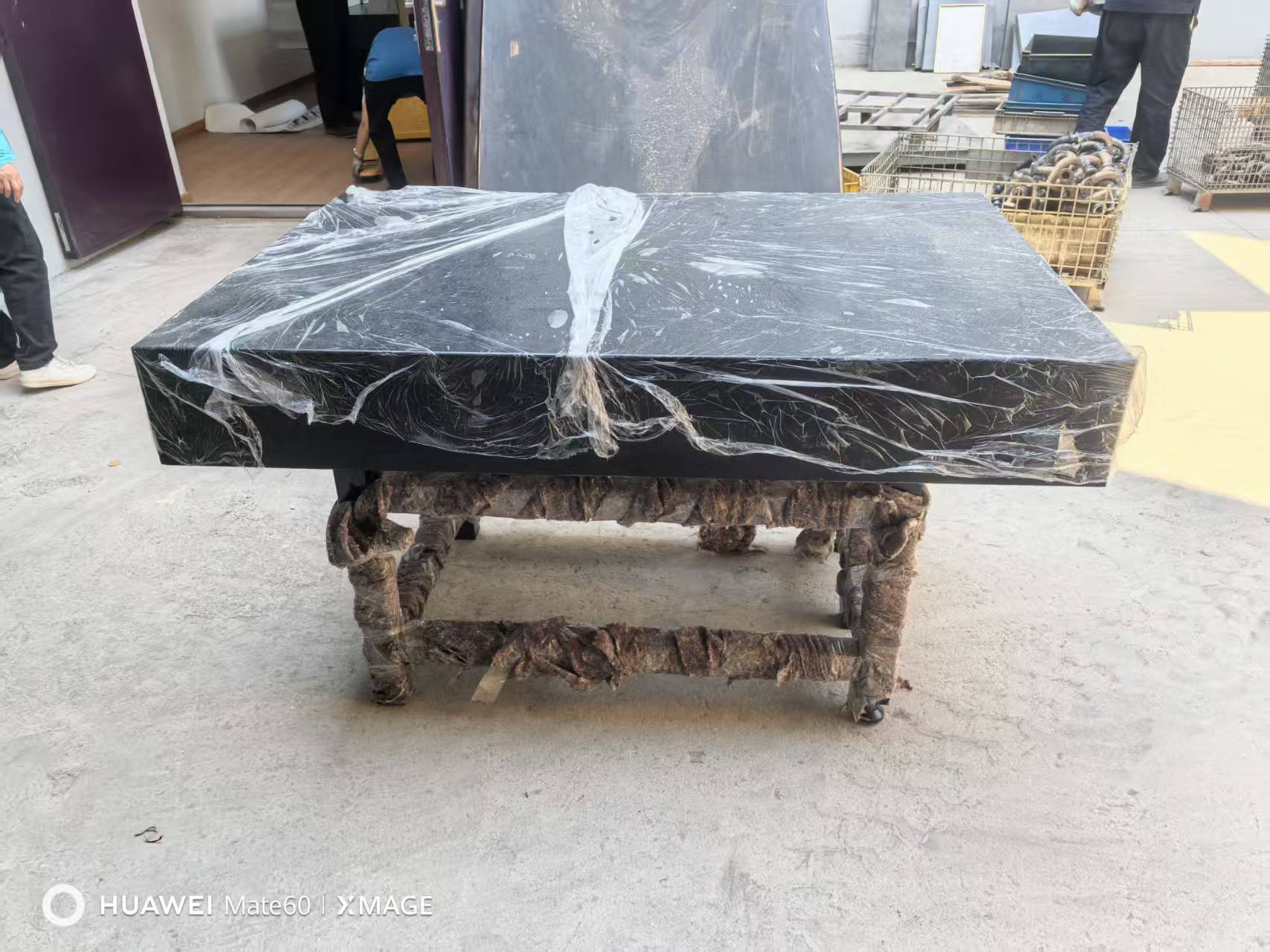 大連客戶采購的大連大理石平臺(tái)1米*1.5米送貨到廠